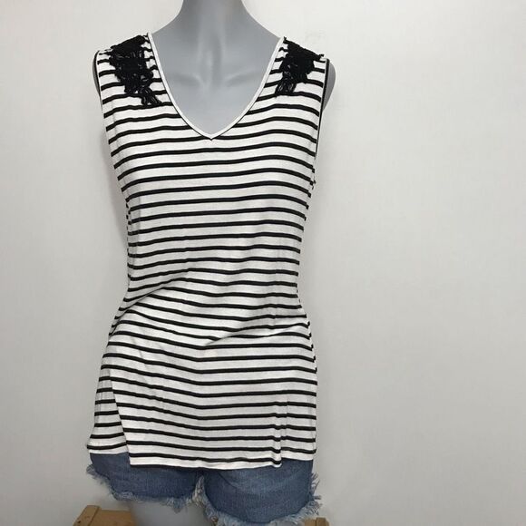 Tart Black White‎ Striped Knit Tank Top Size large embellished lace - Picture 9 of 10